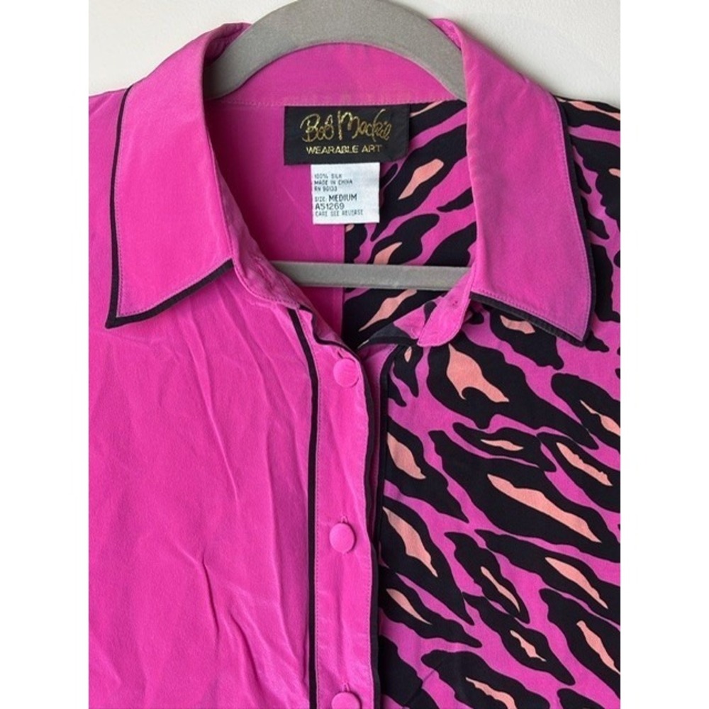 Womens Medium Bob Mackie Wearable Art Button-Up Shirt Pink Black Animal Print - Picture 3 of 6